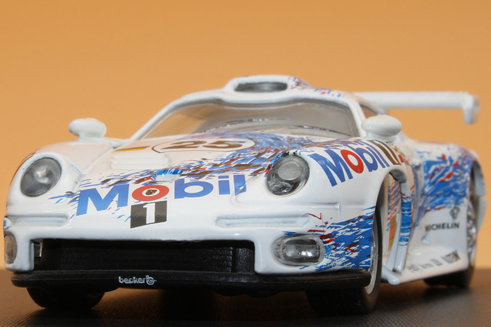 Porsche 911 GT1